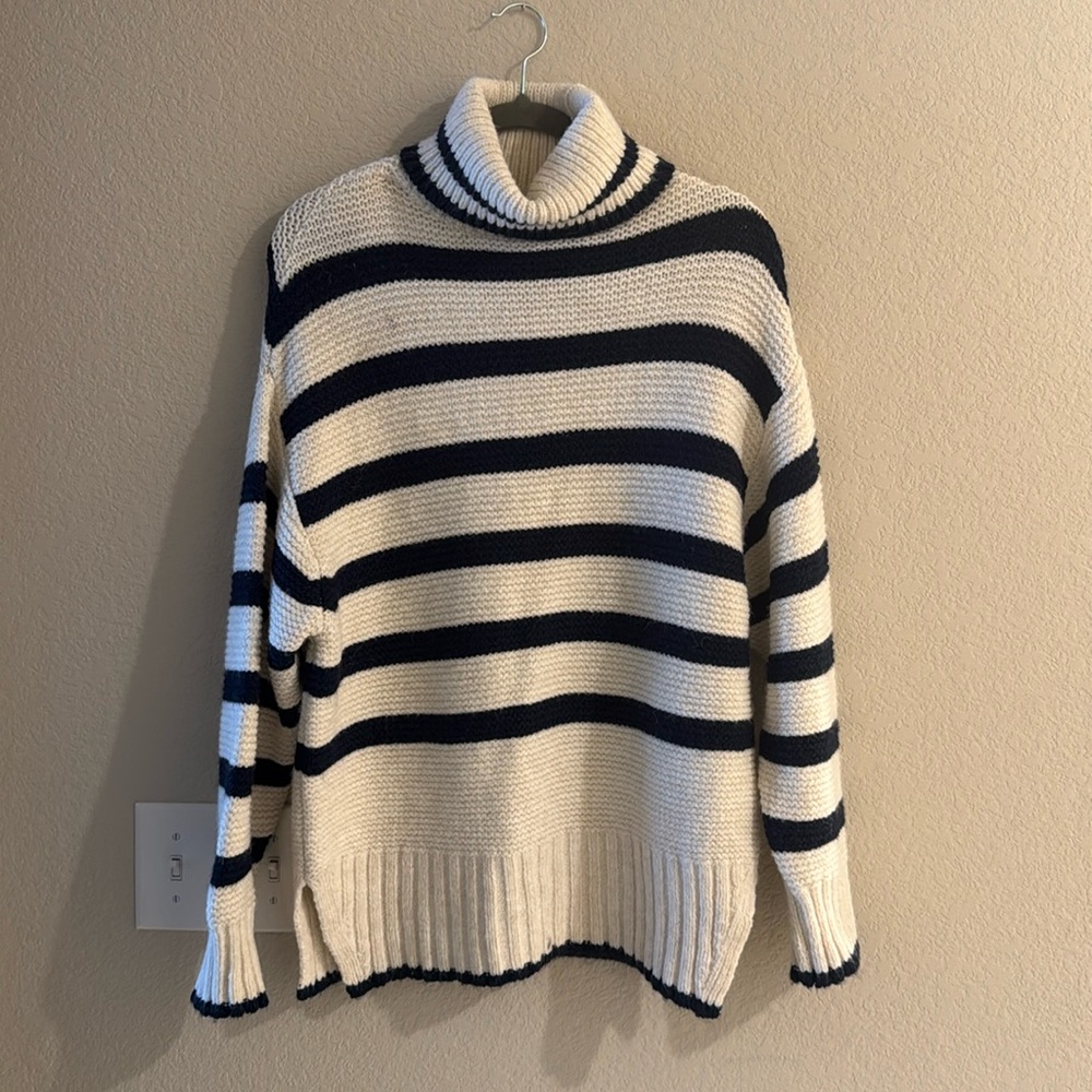 NWOT Topshop Oversized sweater